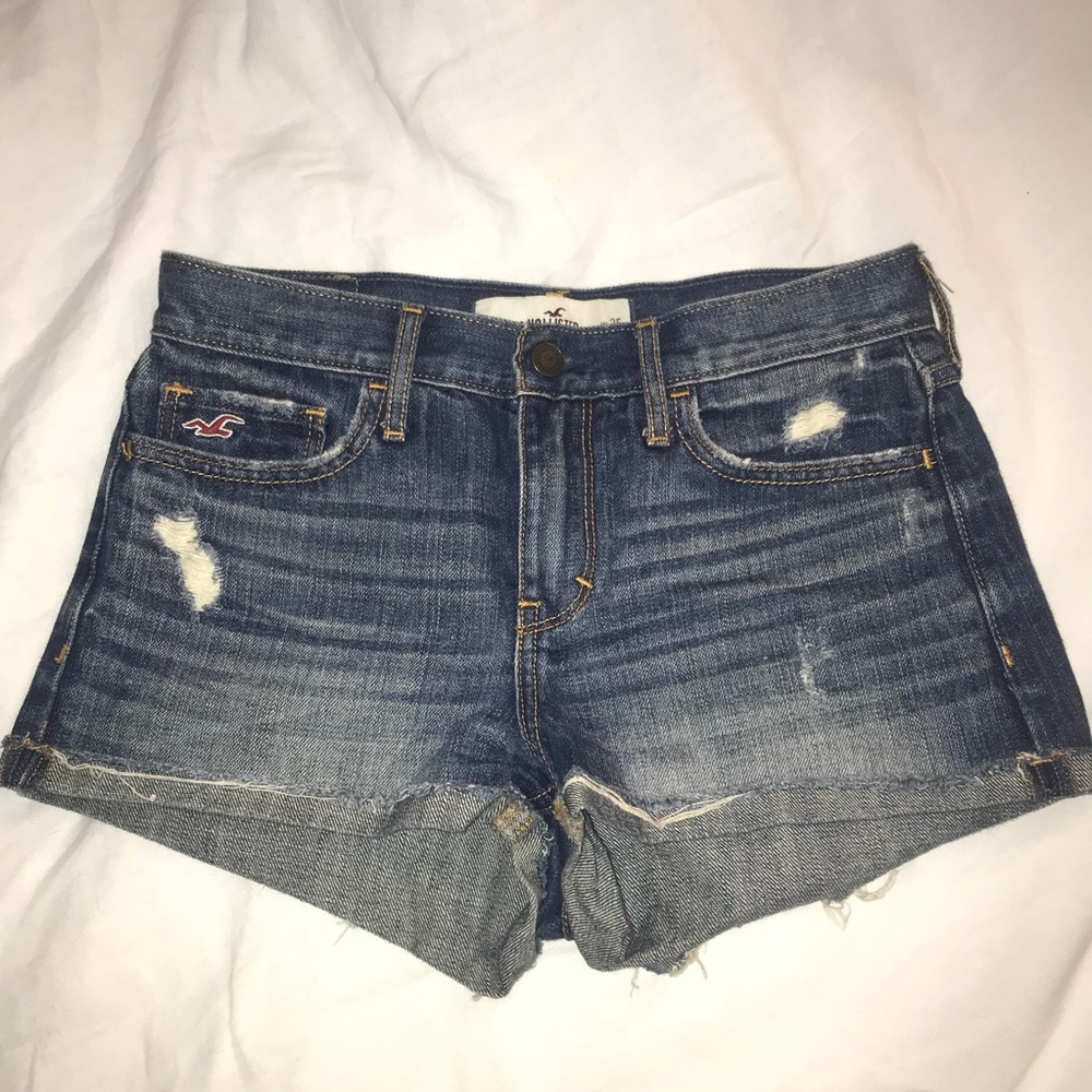 Cute Hollister Jean Shorts!